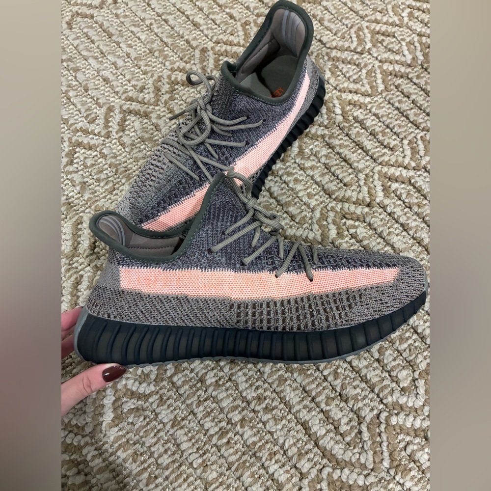 Adidas Yeezy Boost 350 V2 Sneaker - Picture 2 of 5